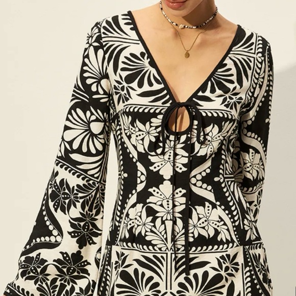 Commense Black and White Patterned Dress - Picture 2 of 10